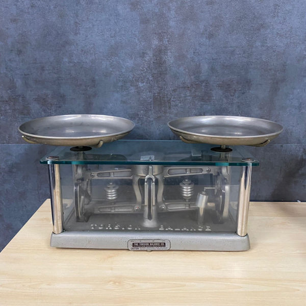 Picture of Antique Vintage Scale (Rental Only)