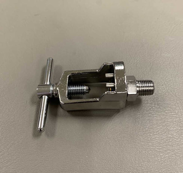 Picture of Oxygen Tee Connector CGA-870