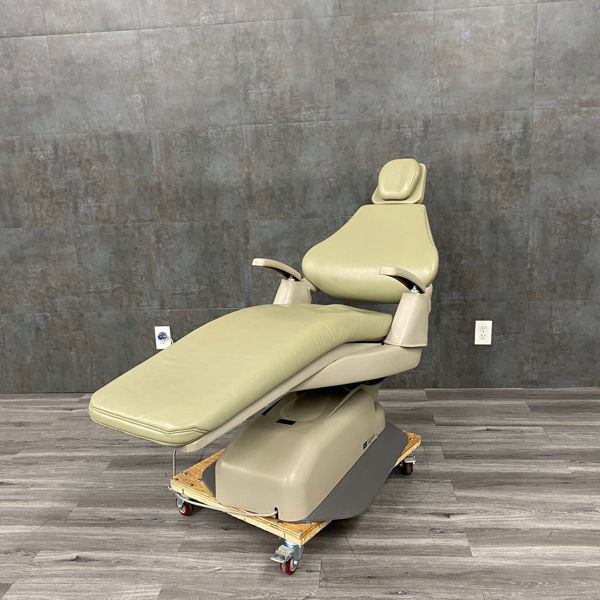 Picture of Royal Signet dental chair with Rotation (Used)