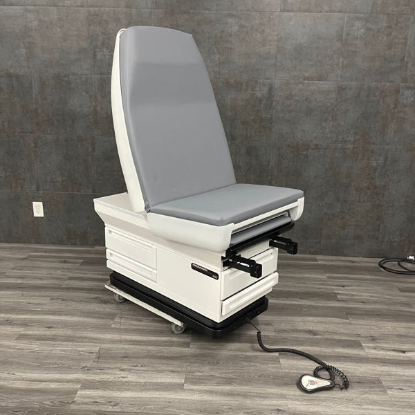 Picture of Midmark 405 Power Exam Table