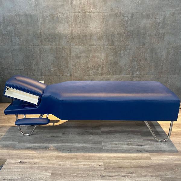 Picture of Heavy Duty Manual Massage Table (Refurbished)